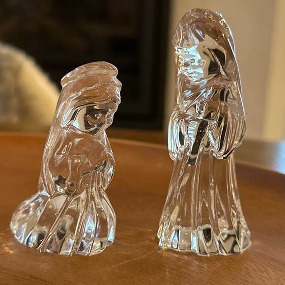 Waterford Marquis Nativity, Holy Family, Mary, Joseph and Jesus - Picture 2 of 8